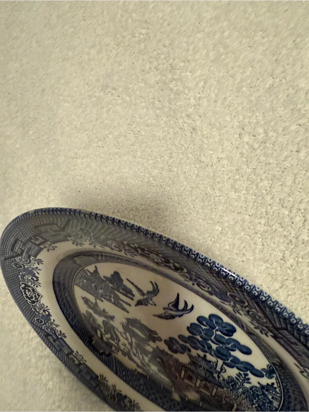 Vintage Churchill England 10 1/4” dinner plate - Blue Willow Pattern